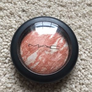 Mac mineralize blush in Improvise